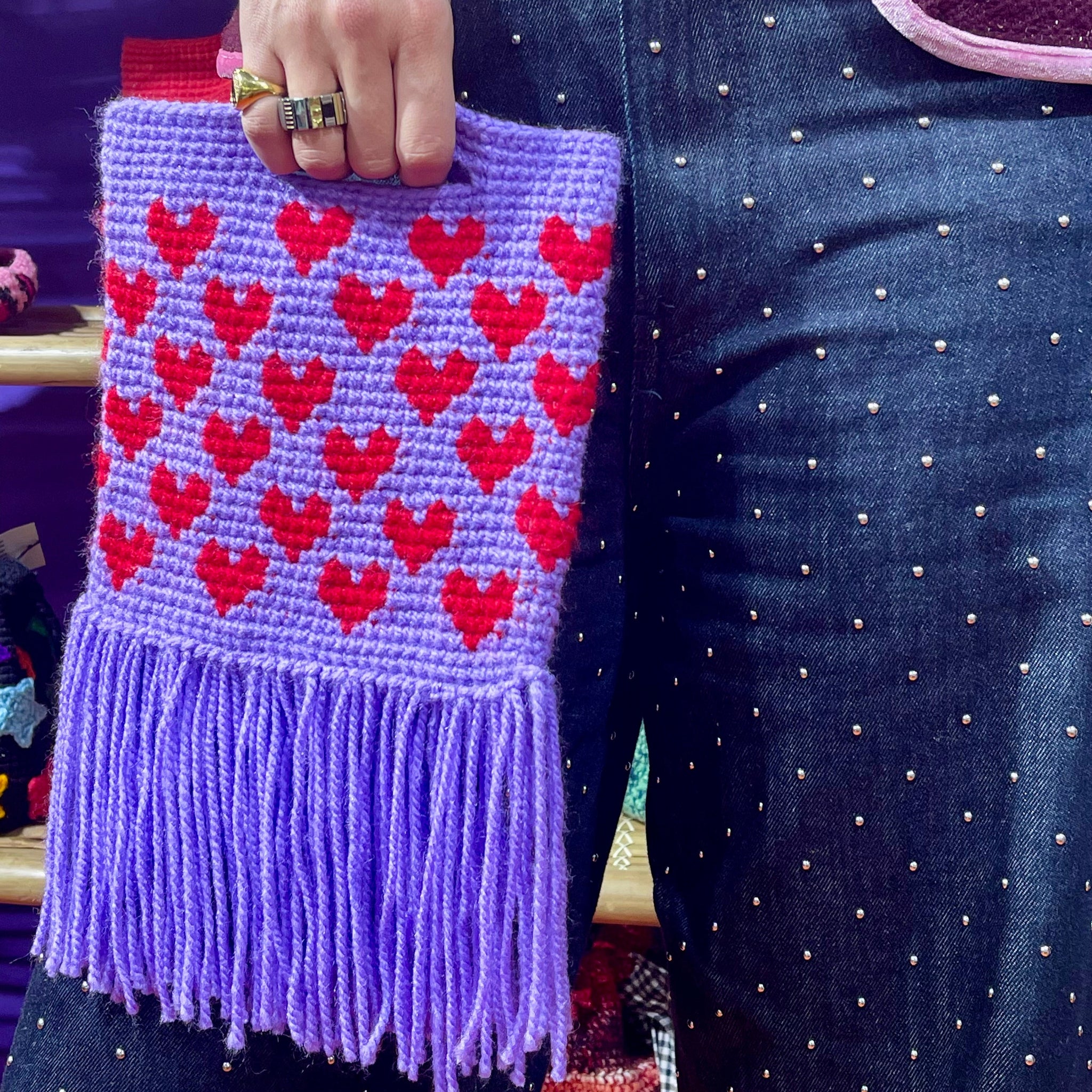 Purple fringe hearts, mini sac en crochet