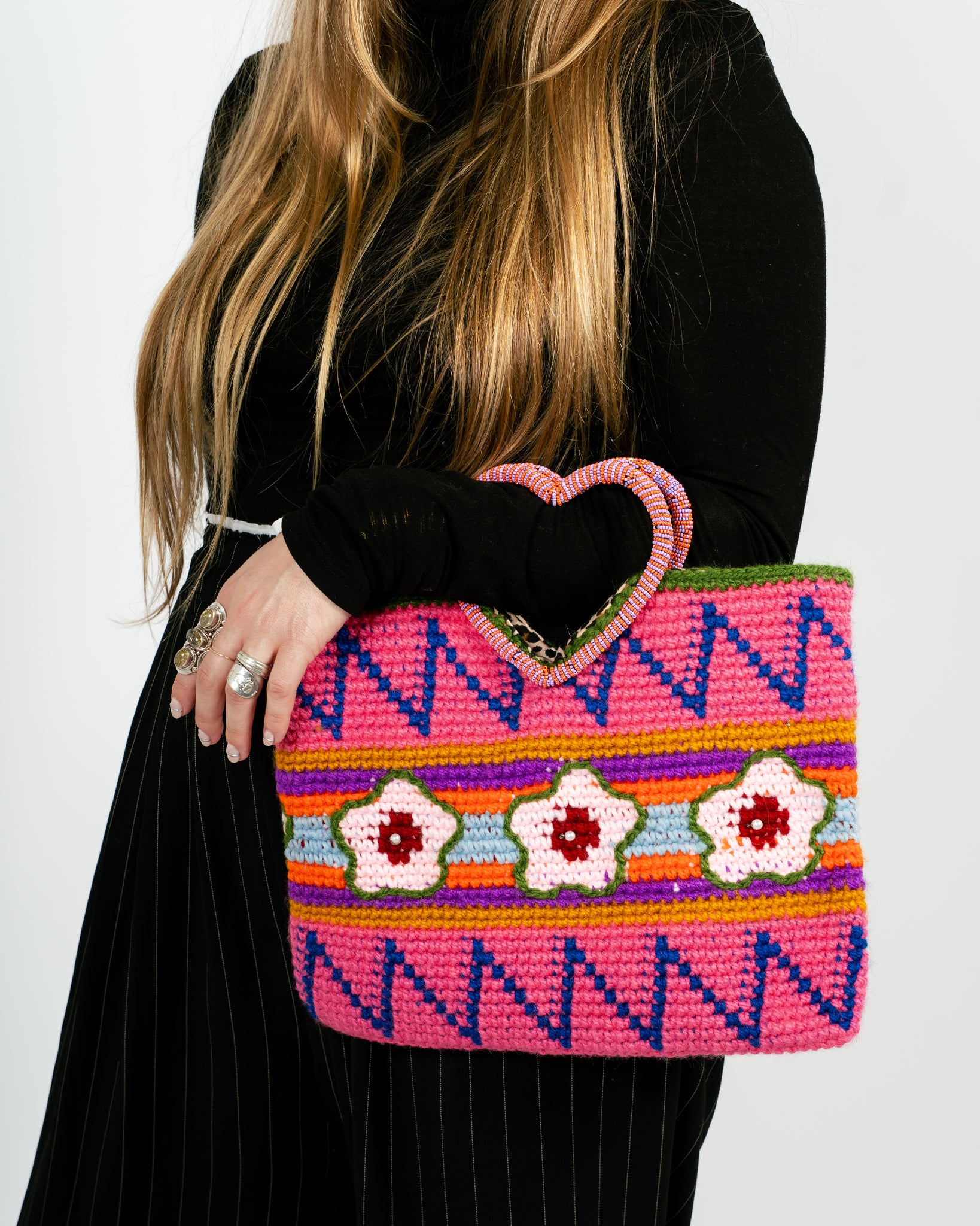 Sac en crochet Campo vert, jaune, rouge et fleurs violettes