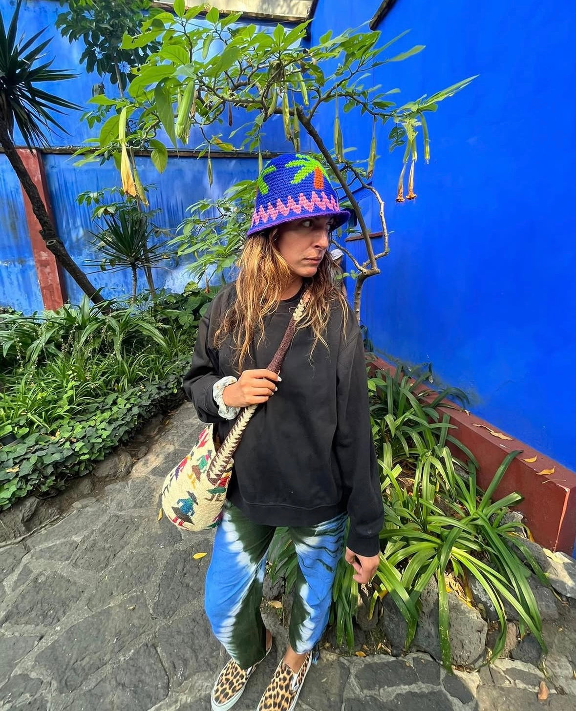 BUCKET HAT PALMERAS ROSE