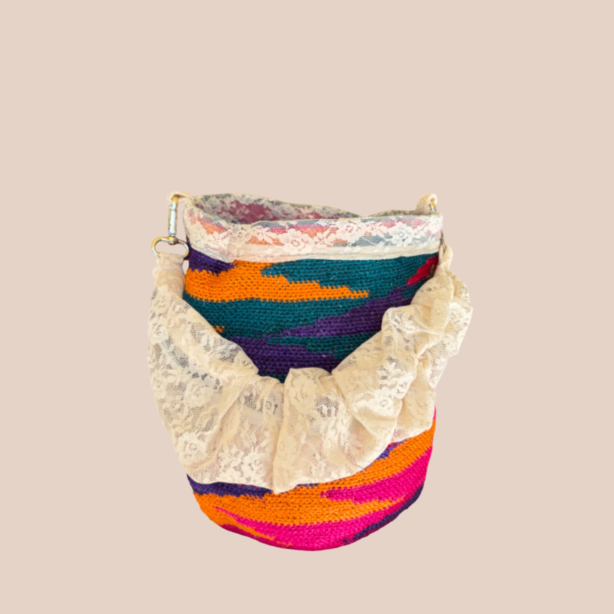 LOLA DENTELLE