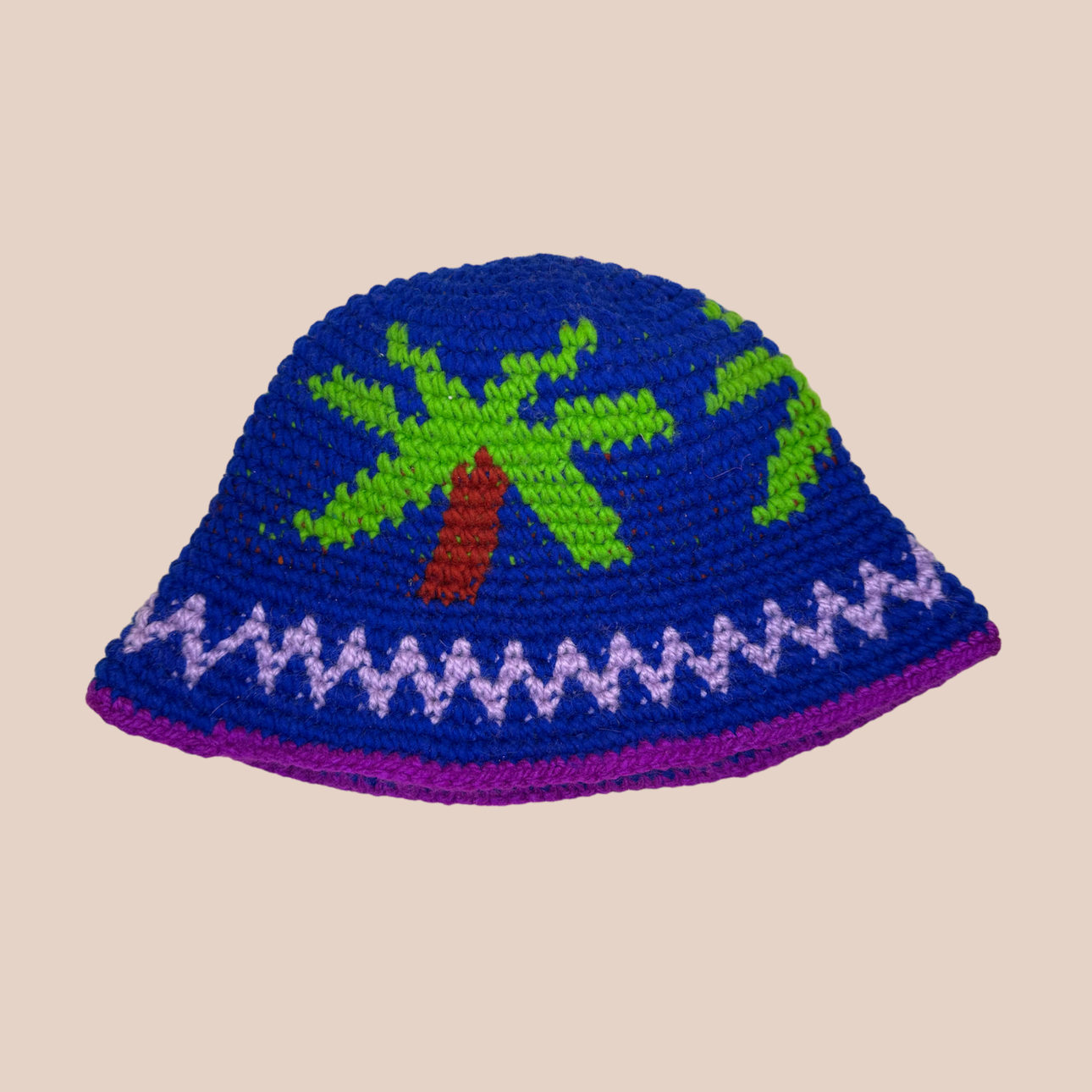 Image du bucket hat palmiers de Maison Badigo, bucket hat (bob) bleu unique et tendance