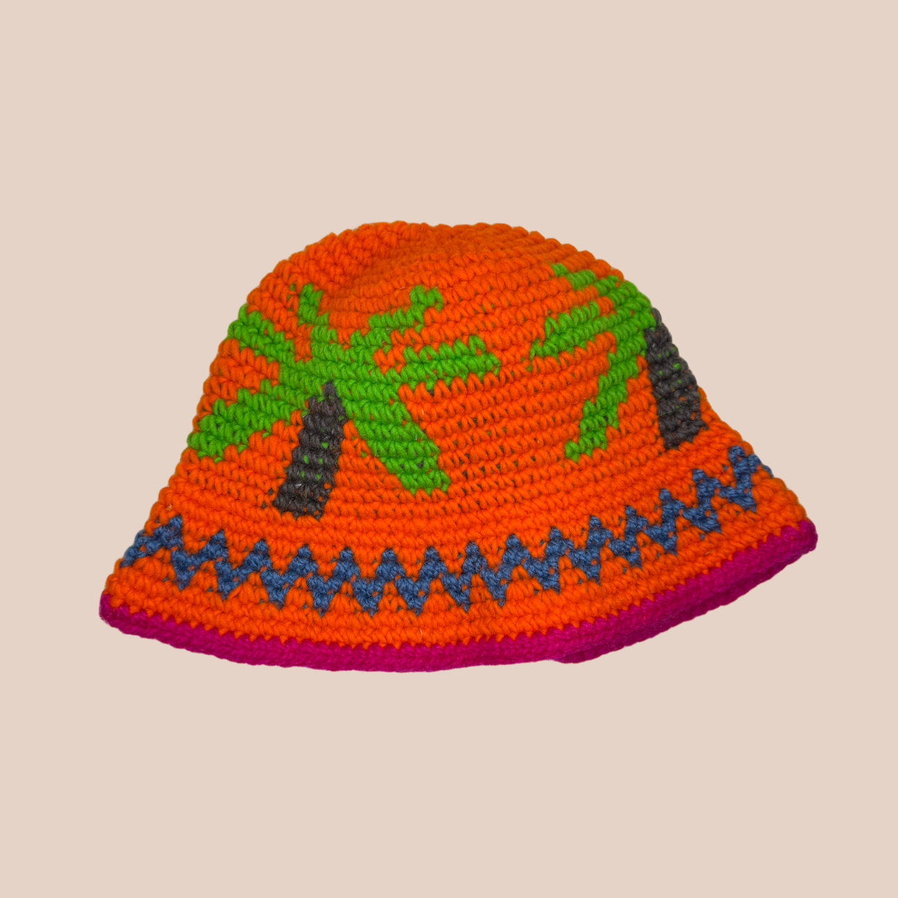 Image du bucket hat palmiers de Maison Badigo, bucket hat (bob) orange unique et tendance