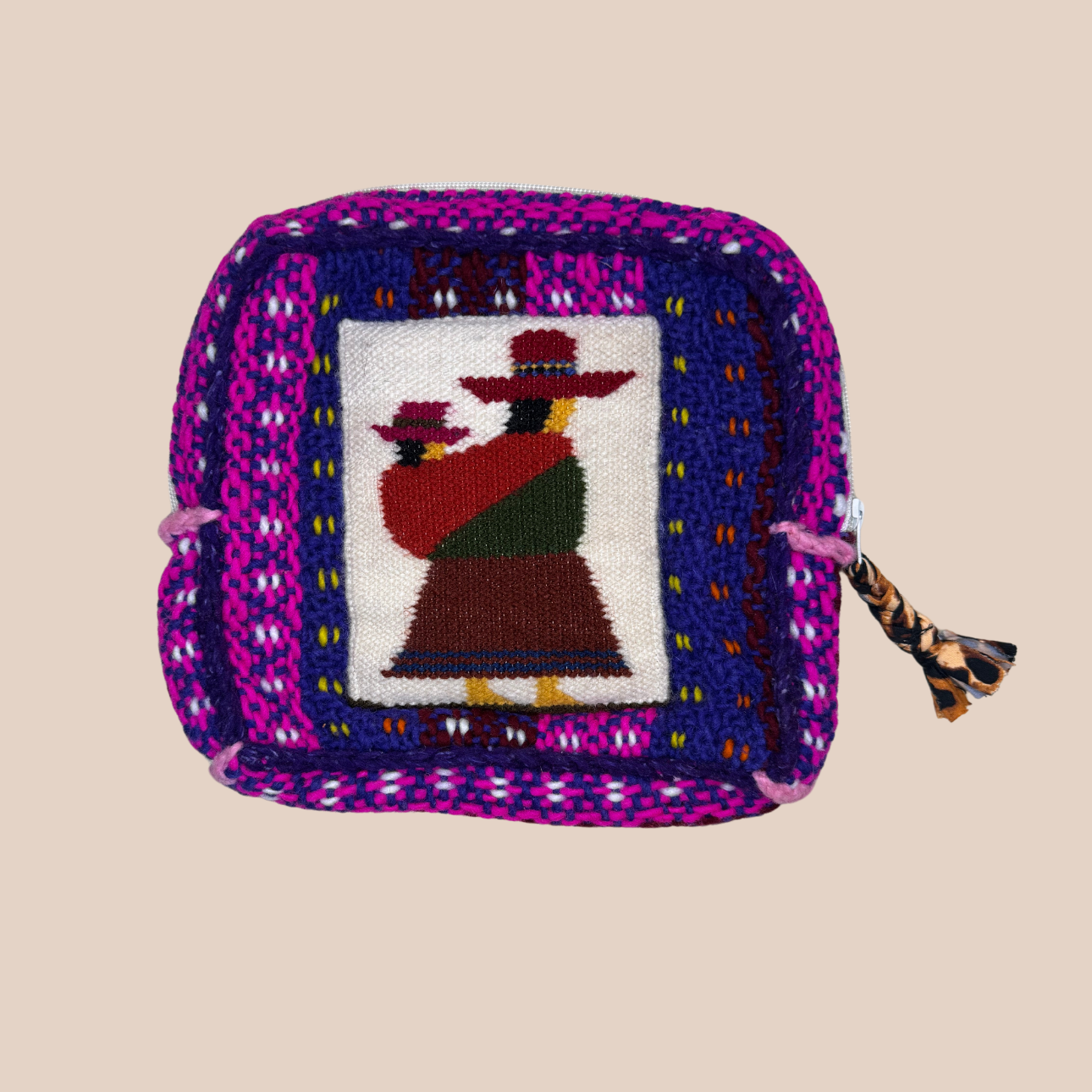 Image de la pochette feliz smiley de Maison Badigo , pochette tendance et unique en laine crocheté