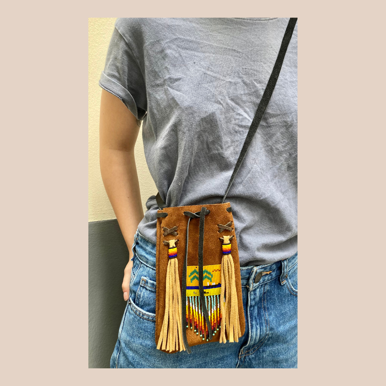 Image de la pochette Cenote de Maison Badigo une pochette parfaite pour accessoriser ses tenues