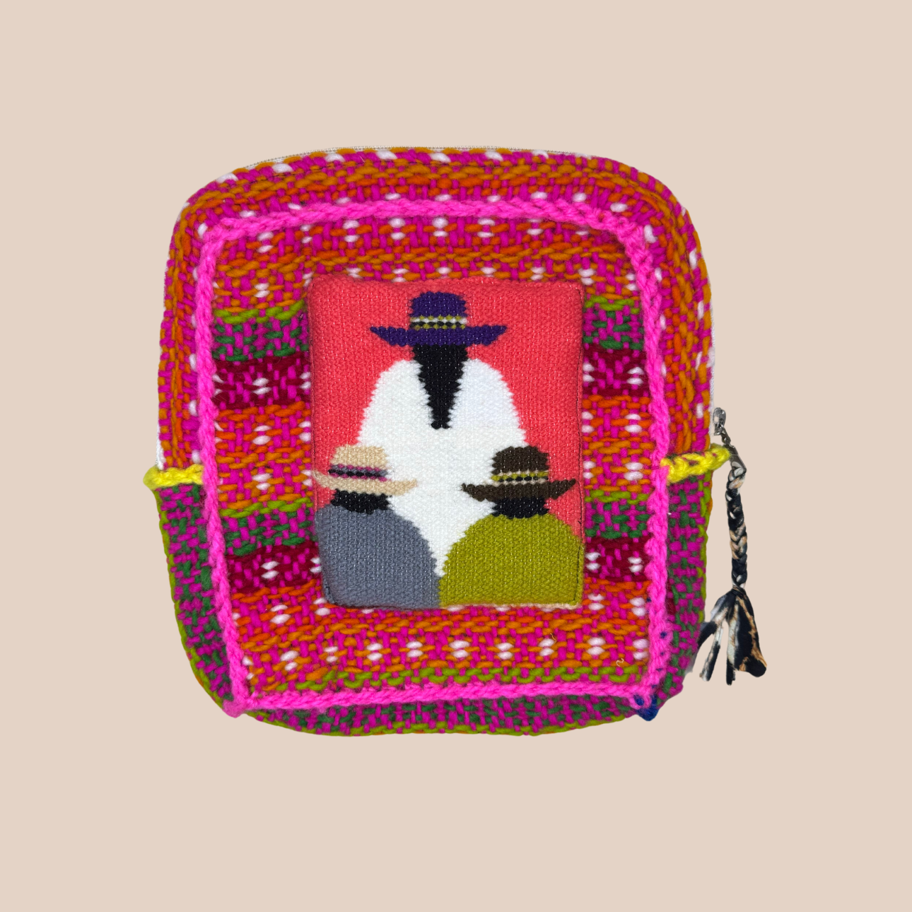 Image d'une pochette FELIZ TAPIS de Maison Badigo, une pochette coloré au motif tapis