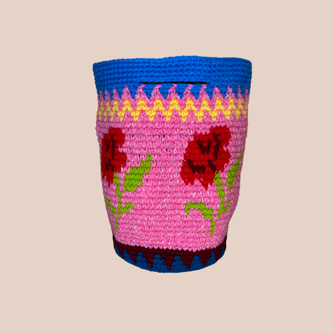 Image du sac Rosa de Maison Badigo , sac avec des roses multicolore tendance et unique en laine crocheté
