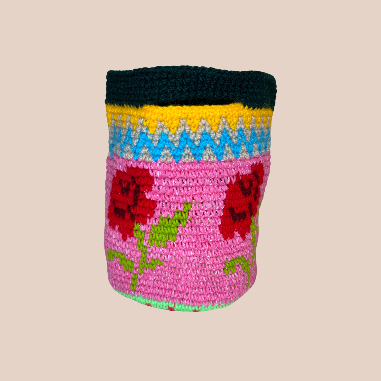 Image du sac Rosa de Maison Badigo , sac avec des roses multicolore tendance et unique en laine crocheté