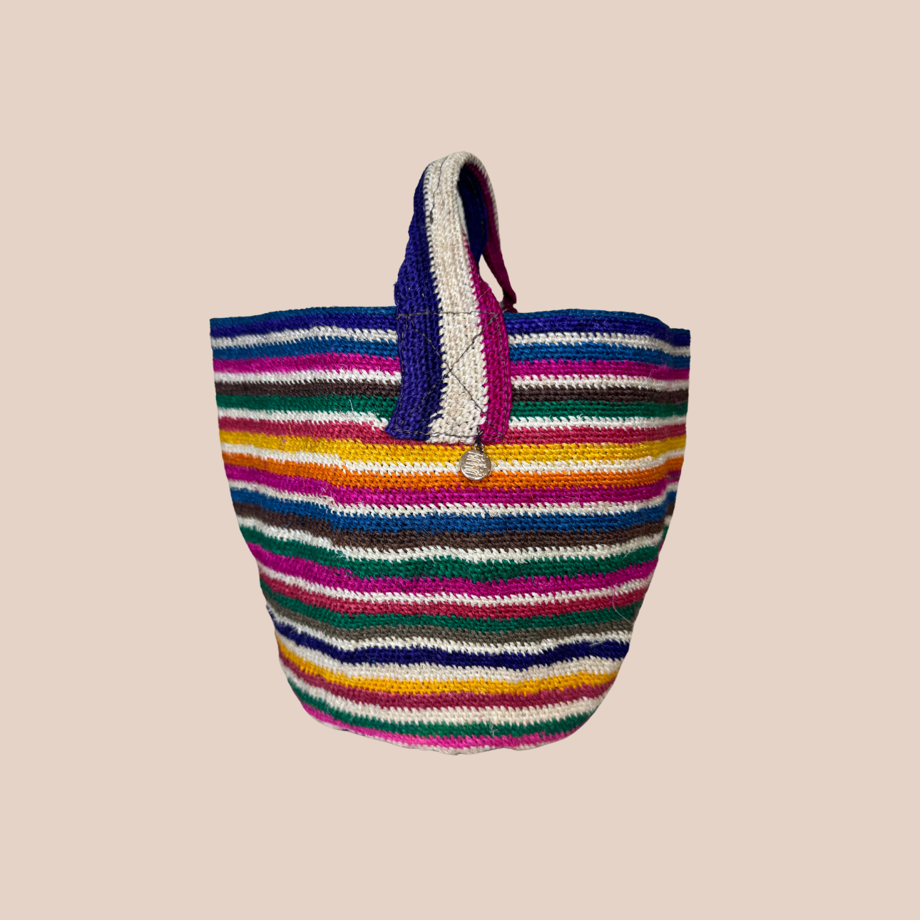 Image du sac Bahia de chez maison badigo, sac en fibres naturelle de cactus multicolore
