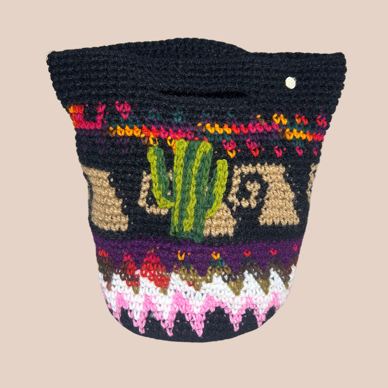 Image du sac Cactus de chez maison badigo, sac en laine crochetée multicolore