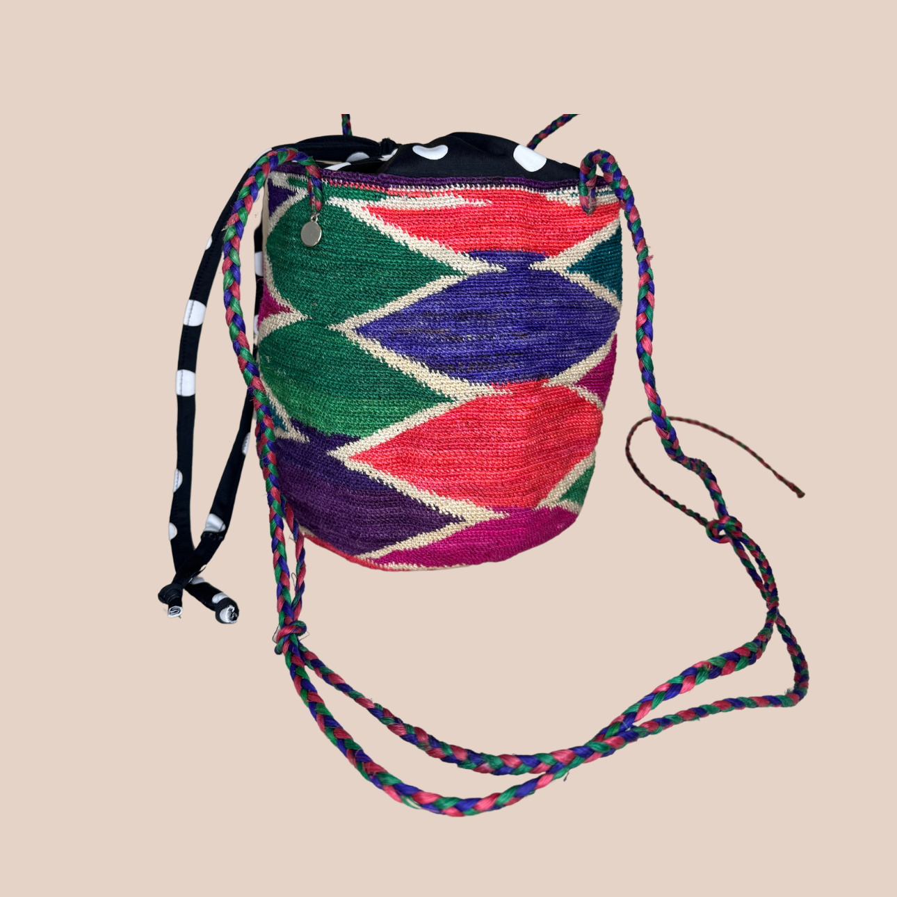  Image du sac GUAPITA doublure noire pois blancs de Maison Badigo, sac en laine crocheté multicolore unique et tendance