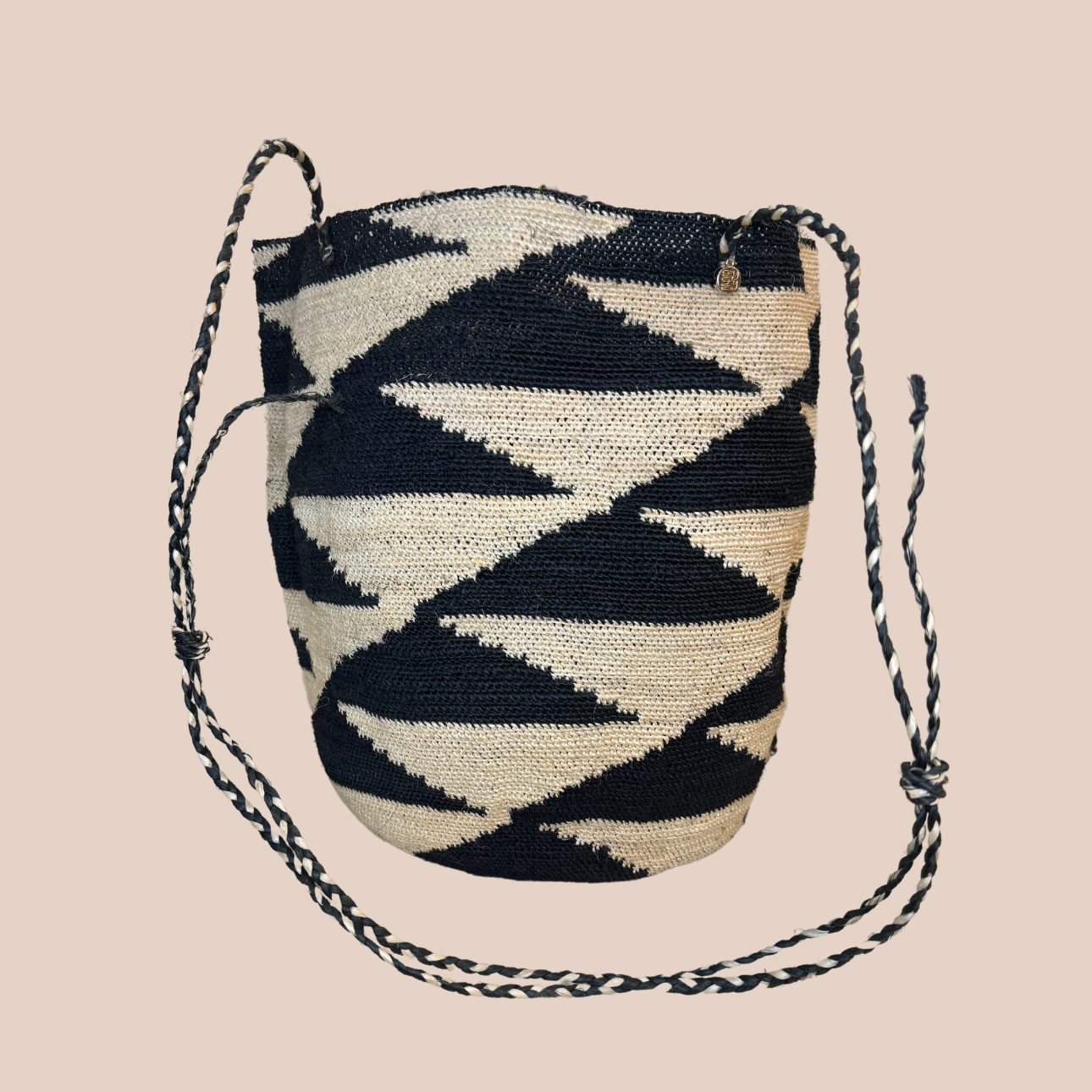  Image du sac PLAYA de Maison Badigo, sac en fibres de cactus multicolore unique et tendance